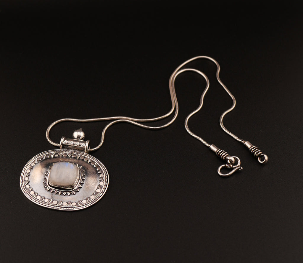 Le Collier NYSA