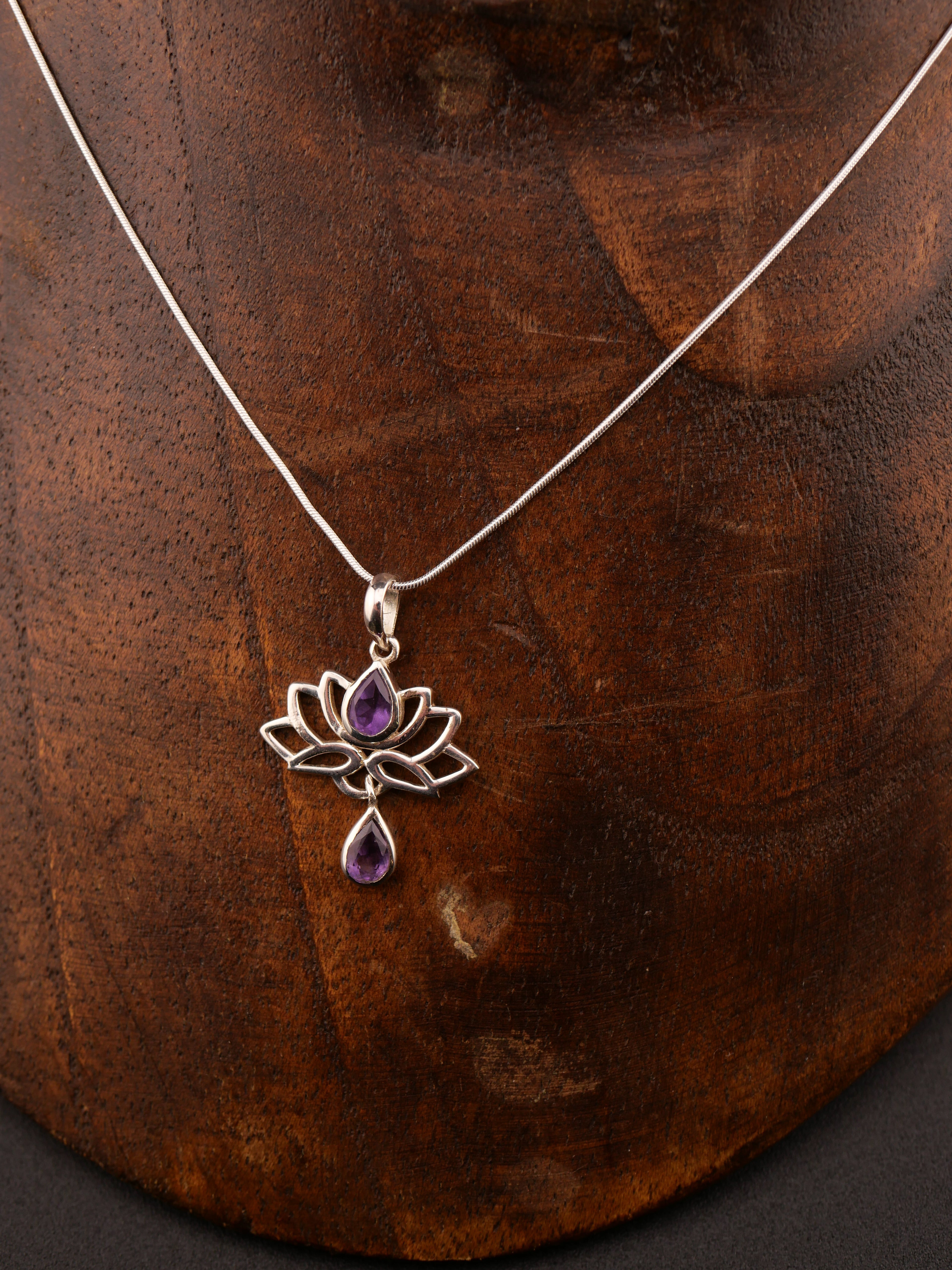 Le Collier CLEO