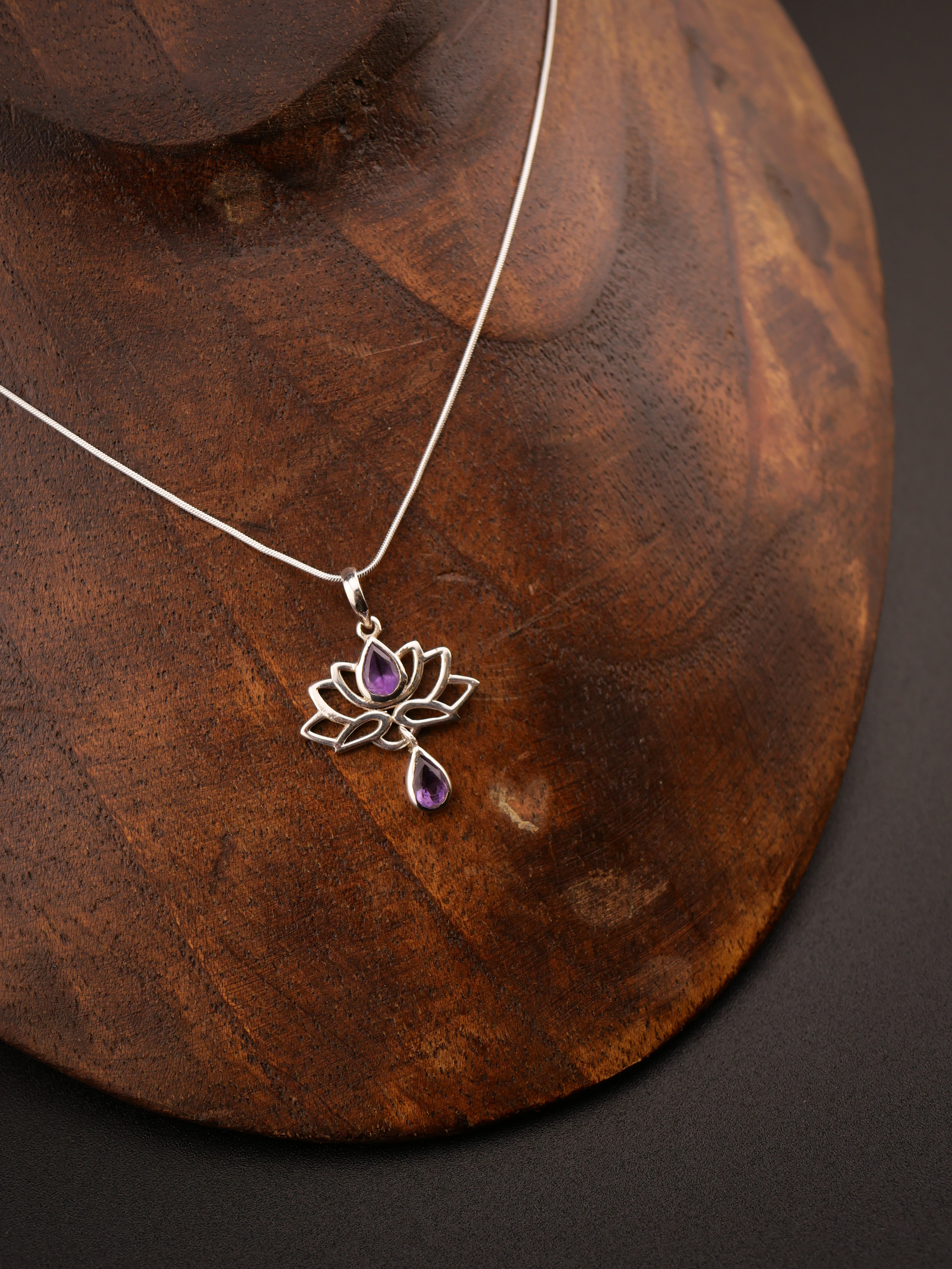 Le Collier CLEO