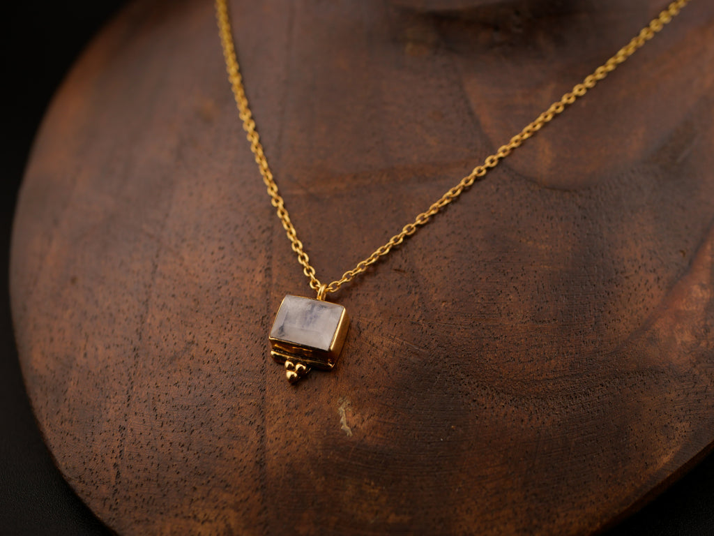 Le Collier EOLIA