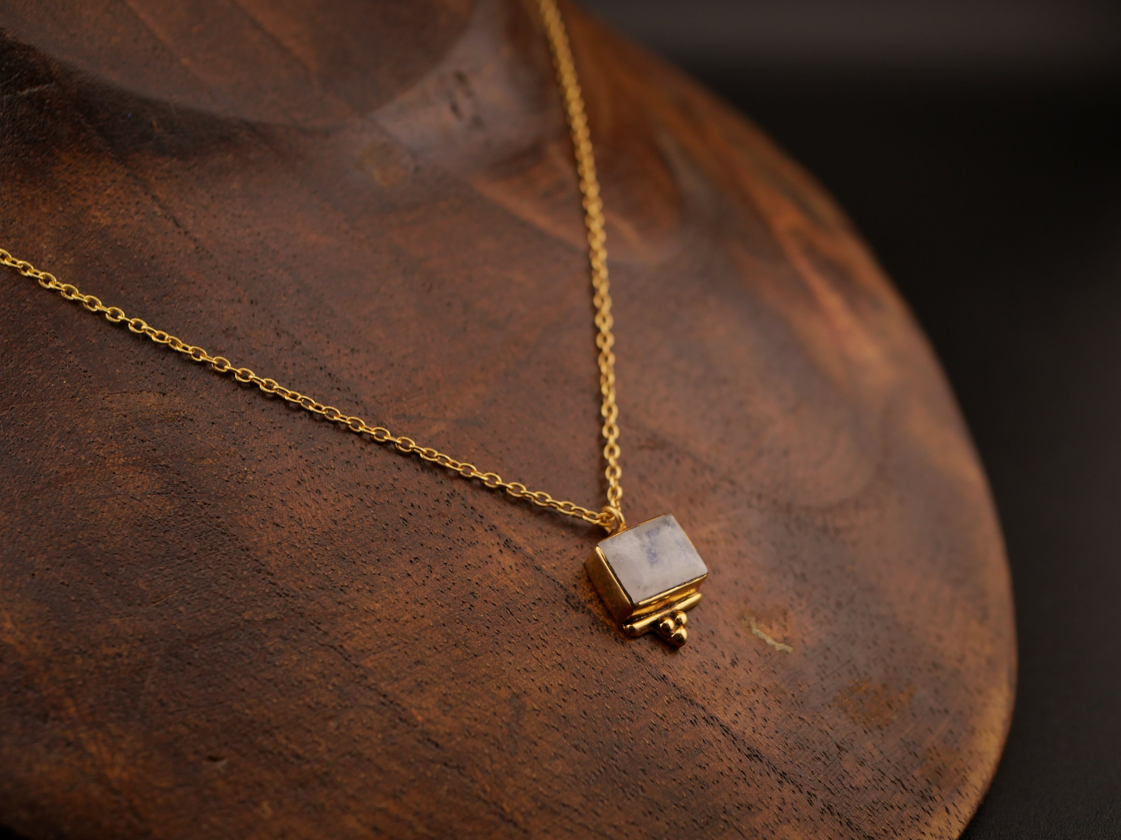 Le Collier EOLIA