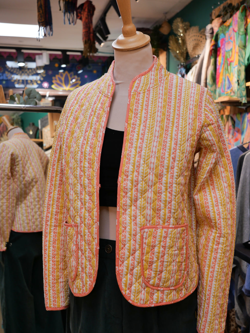 La Veste matelassée JAYA - Safran doré