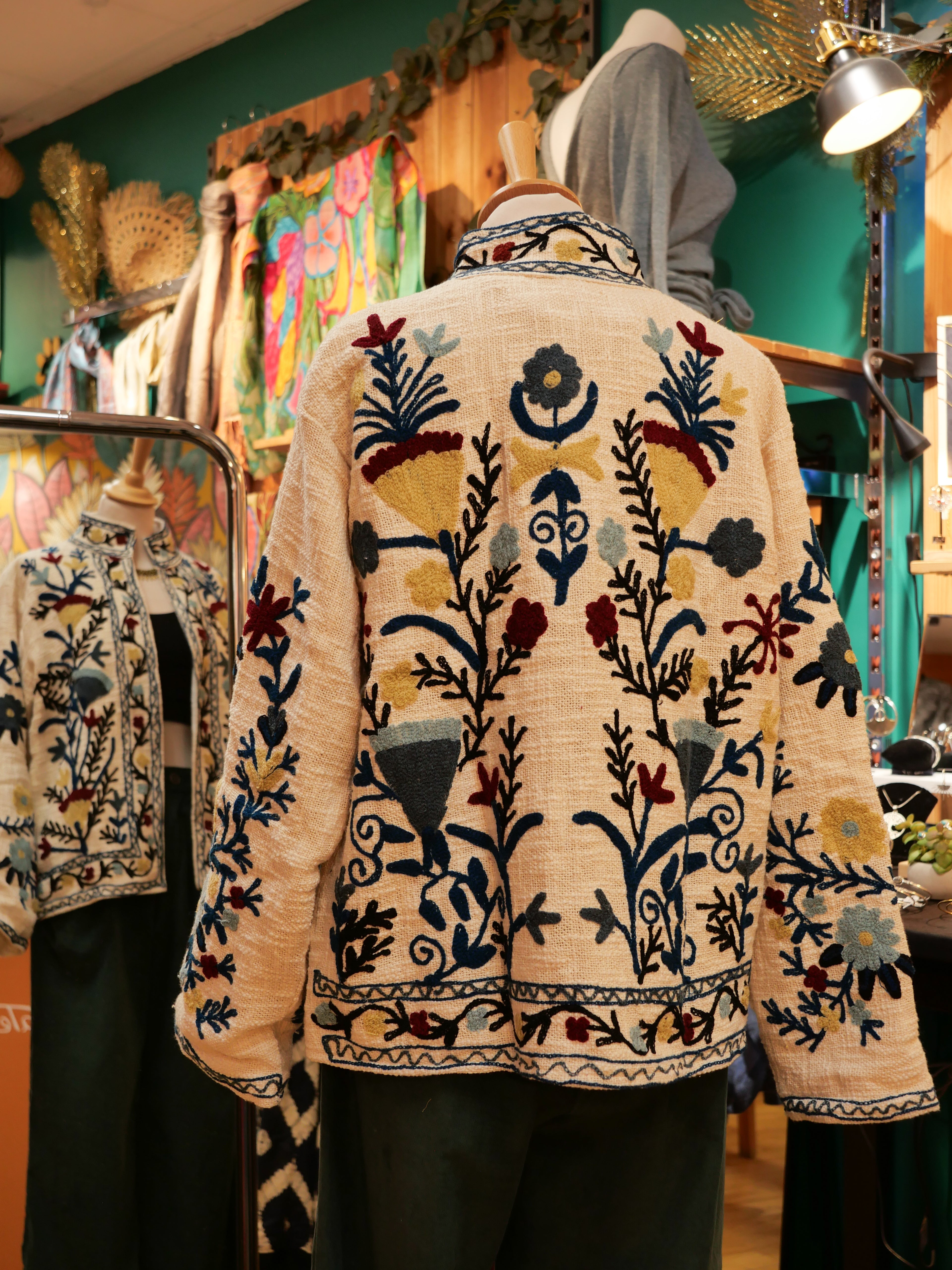 La Veste brodée NÉRU - Sauvage